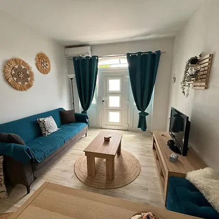 Kiki's House Apartment *